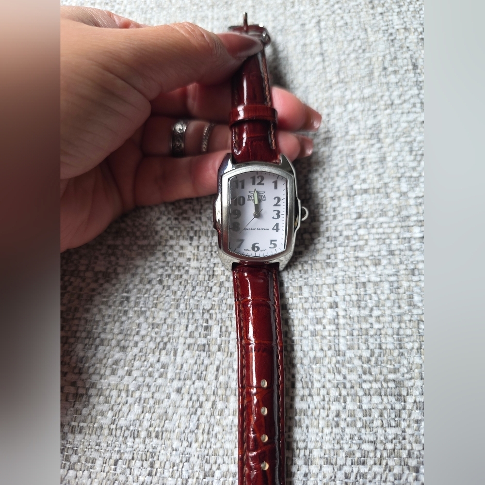 Invicta Special Edition Leather Strap Watch - Picture 7 of 8